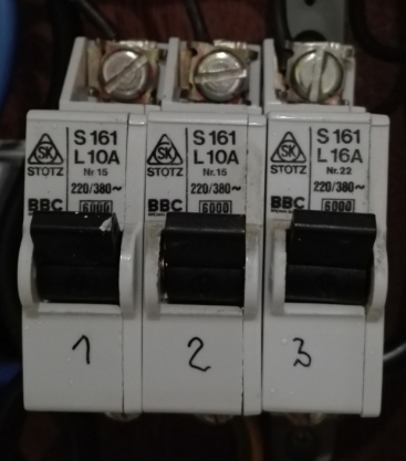 03-Disjuntor Unipolar.jpg